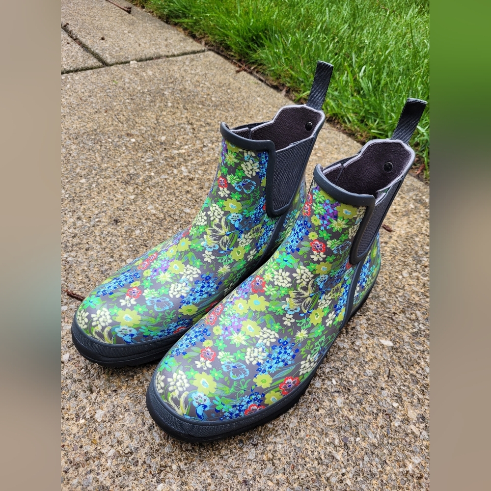 BOGS Women's Amelia Ankle Rain Boots Floral